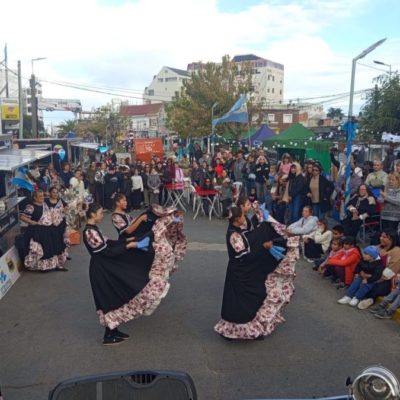 San Clemente del Tuyú celebró la previa del 25 de Mayo con música, tradición y comunidad