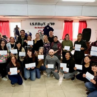 Nuevos egresados recibieron sus diplomas de la formación textil en La Costa